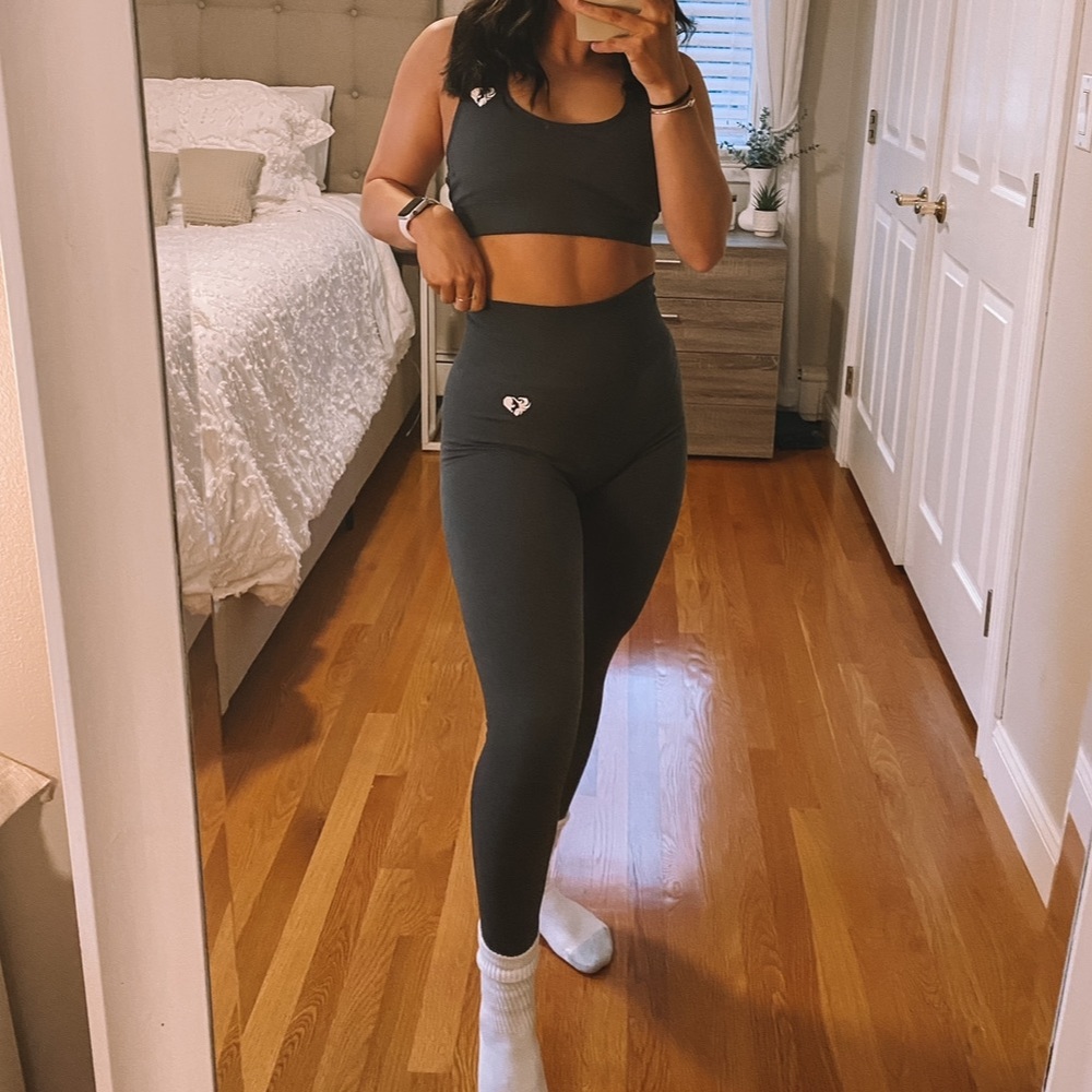 WOMENS BEST MOVE COLLECTION LEGGINGS - STONE GRAY - XSMALL
